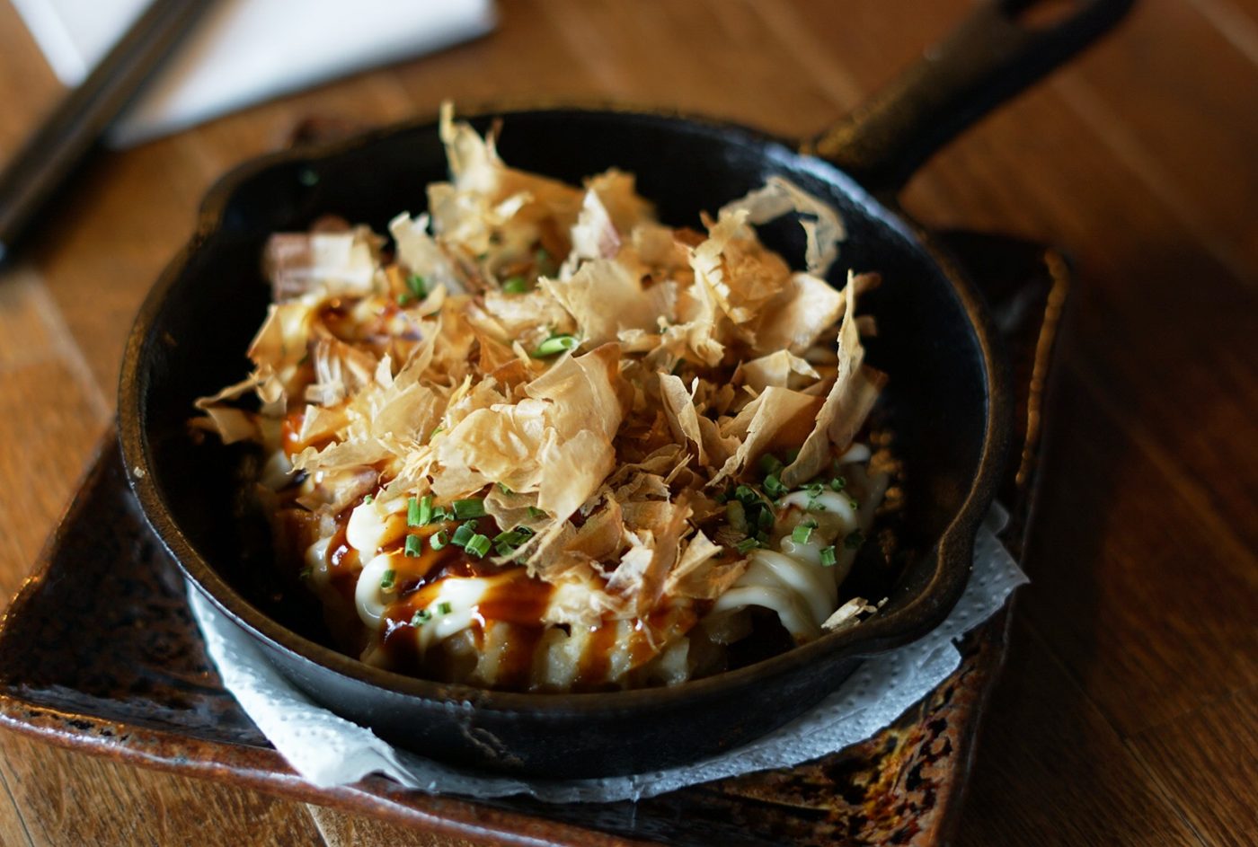 Okonomiyaki in der Pfanne, nur im Belgischen Viertel